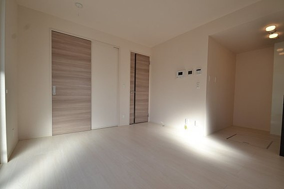 SHINKOBE COLNの居間写真