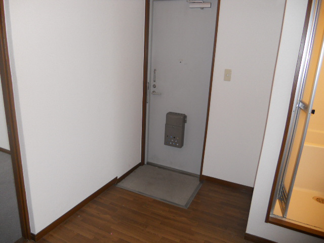 中原マンションの玄関写真