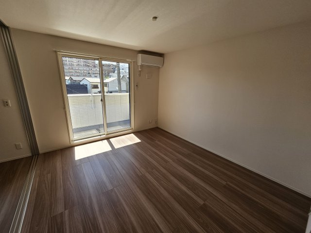 ラポール岡本D-room西岡本の居間写真