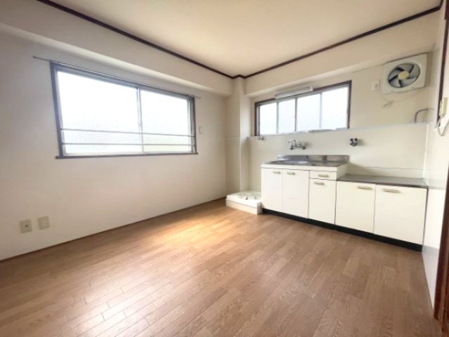 睦マンションの居間写真