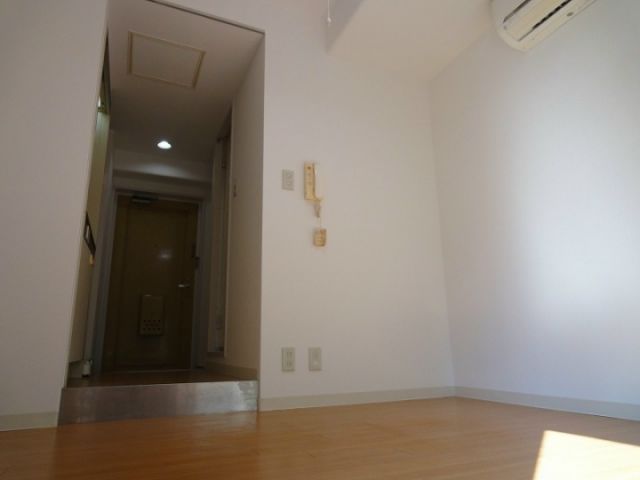 ネオハイツ三宮の内装写真