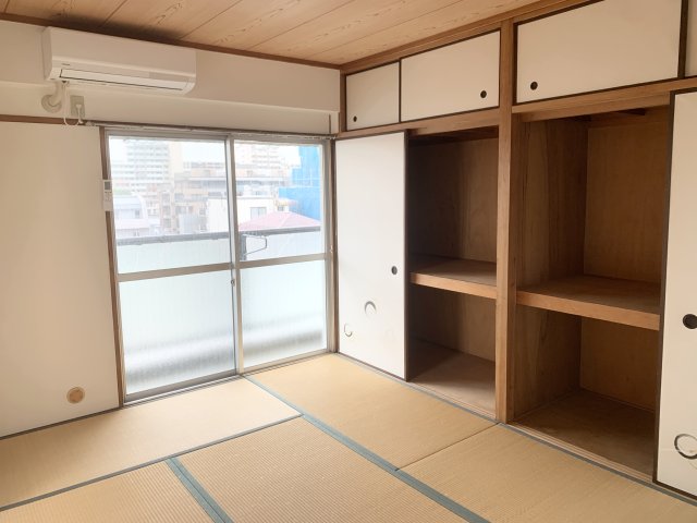 小林マンションの居間写真