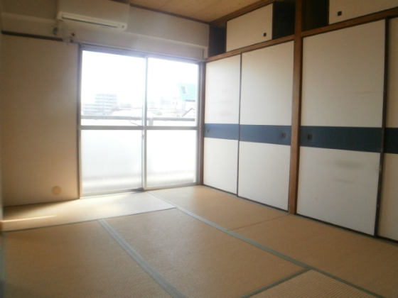 小林マンションの居間写真