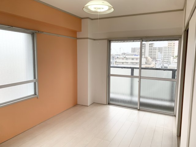 小林マンションの居間写真