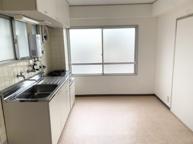 小林マンションの居間写真