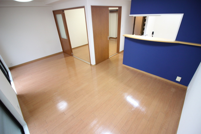 サンプラザ本山南の居間写真
