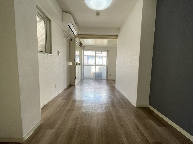 メゾンシルフィードの居間写真
