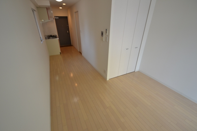 ライフデザイン三宮東の居間写真