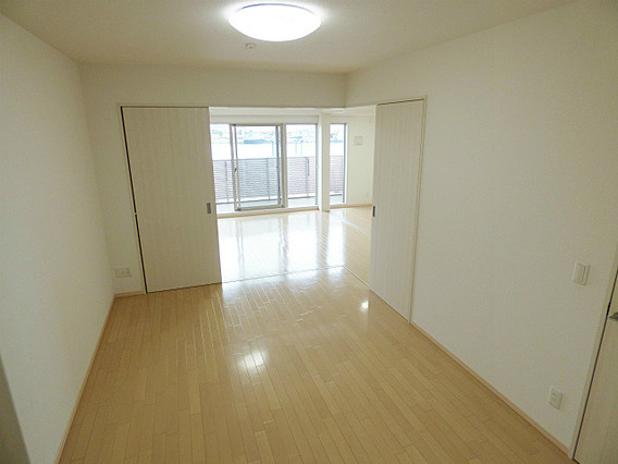 サニ-プレイス西芦屋2号館の居間写真