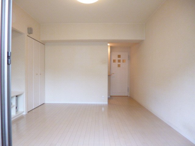 KAISEI新神戸第二WESTの居間写真