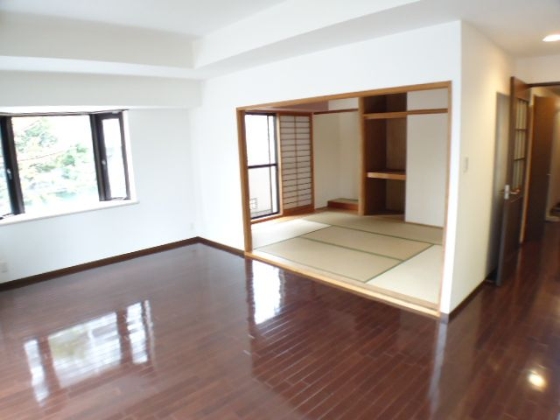 アーデンコート住吉川の居間写真
