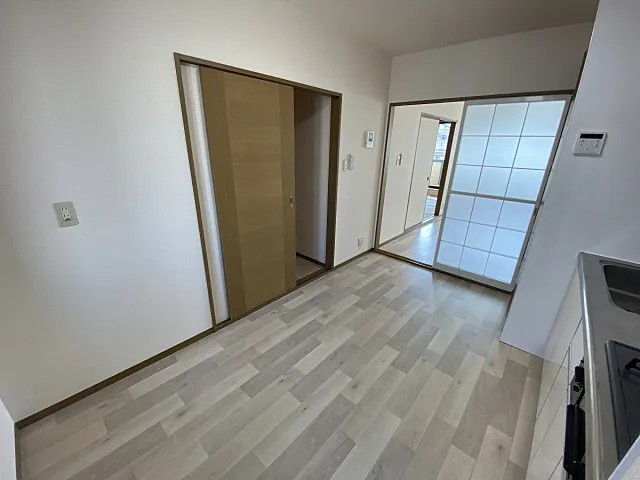 シャルマン岩屋の居間写真