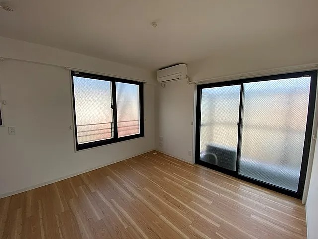芦屋リバーウエストマンションの居間写真