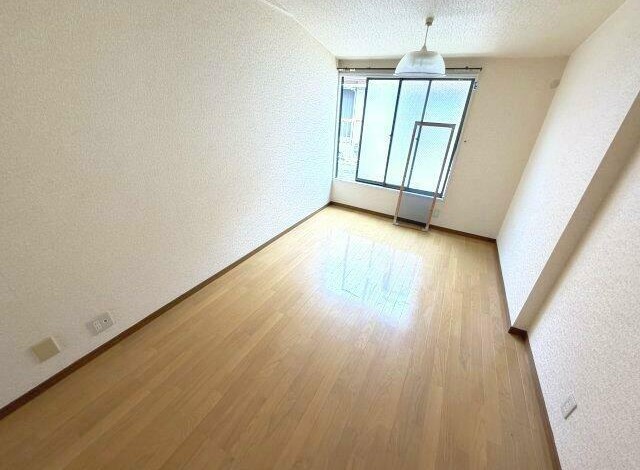 深江南町テラスハウスの居間写真