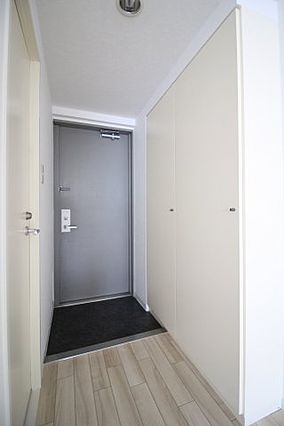 RICイーストコート2番街の玄関写真