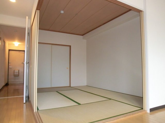 エリム摩耶の居間写真