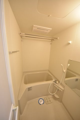 レジュールアッシュ神戸元町の風呂写真