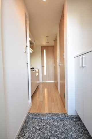 レジュールアッシュ神戸元町の玄関写真