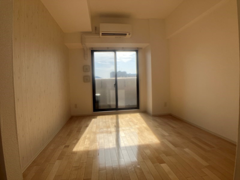 レジュールアッシュ神戸元町の居間写真
