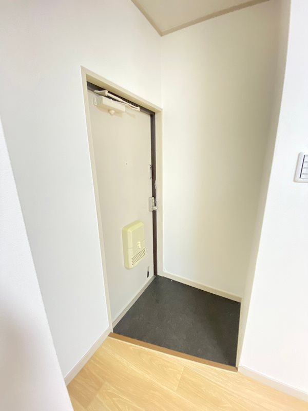 三景ビルの玄関写真