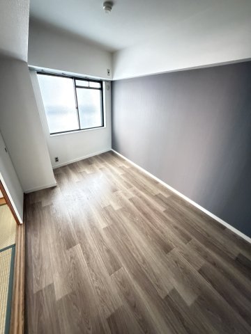 鯉川マンションの居間写真