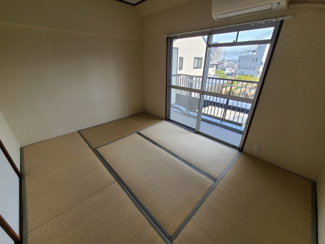 甲南灘コーポラスの居間写真