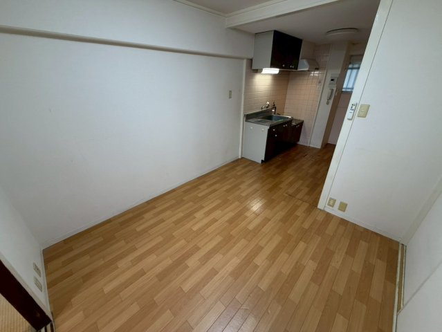 甲南灘コーポラスの居間写真