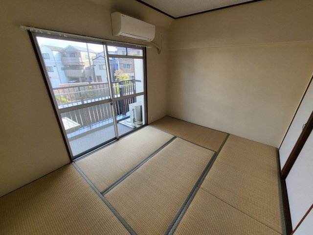 甲南灘コーポラスの居間写真