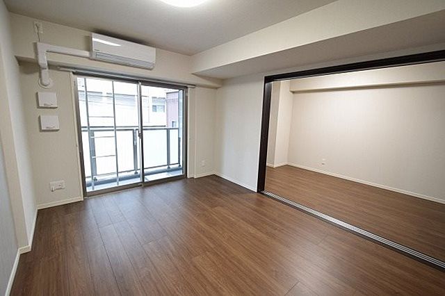 神戸海岸通 萬利Residenceの居間写真