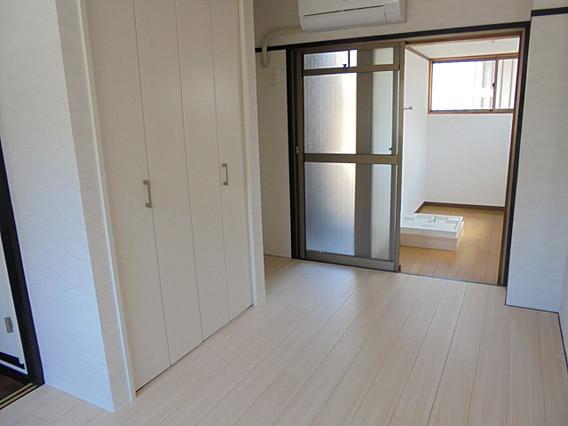 モンテカルロ本山の居間写真
