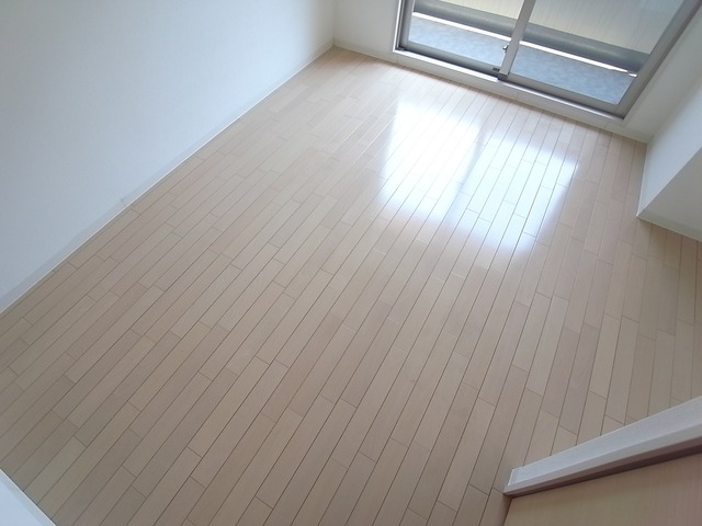エスティライフ三宮東の居間写真