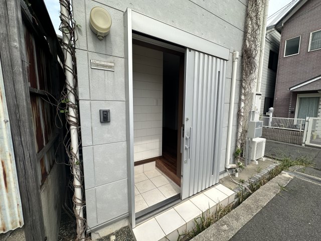 オレスコート王子2の玄関写真