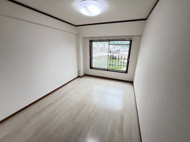 三倉六甲台ライフの居間写真