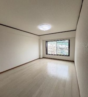 三倉六甲台ライフの居間写真