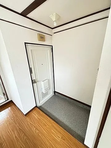 KMコートの玄関写真