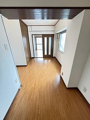 KMコートの居間写真