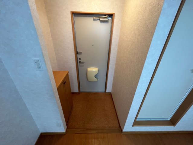 英和ハイツの玄関写真