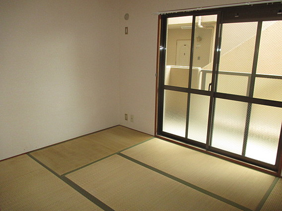 ハイム屋敷本の居間写真