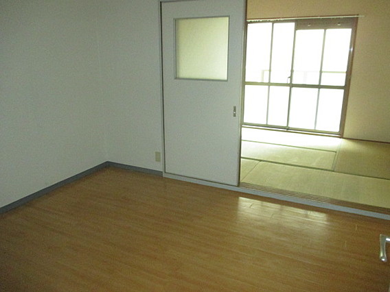 ハイム屋敷本の居間写真