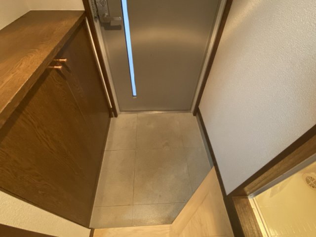 ITビルの玄関写真