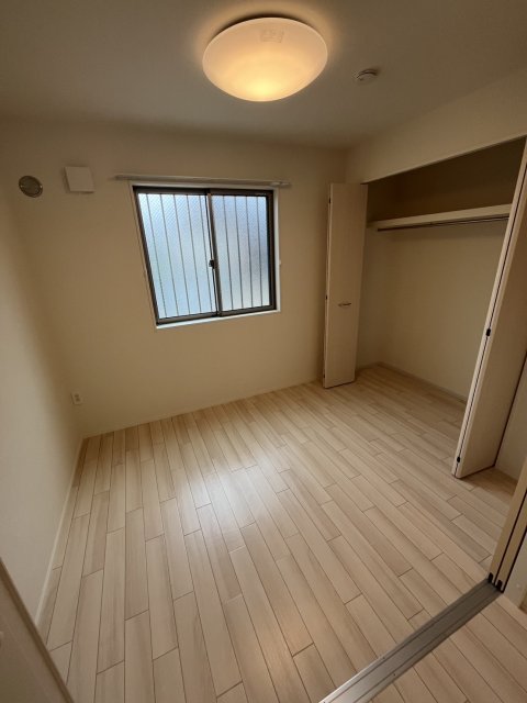 アルバ西岡本の居間写真