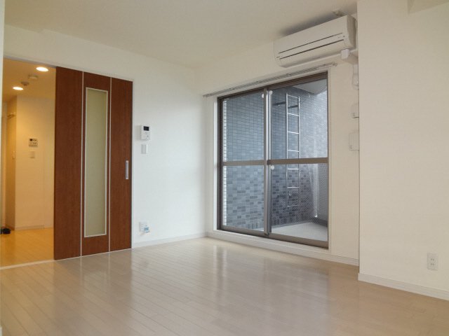 WELLBEAR新神戸の居間写真