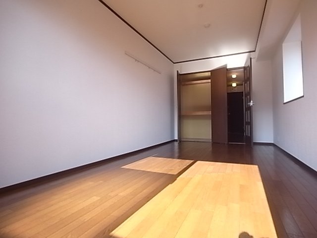 メゾン森南の居間写真