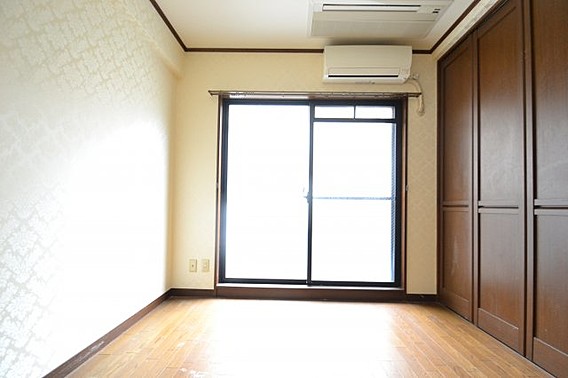 ベルライオンズ山本の居間写真