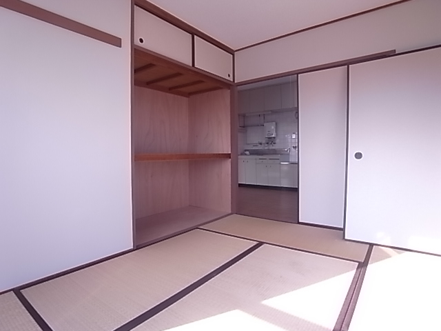 大和スカイハイツの居間写真