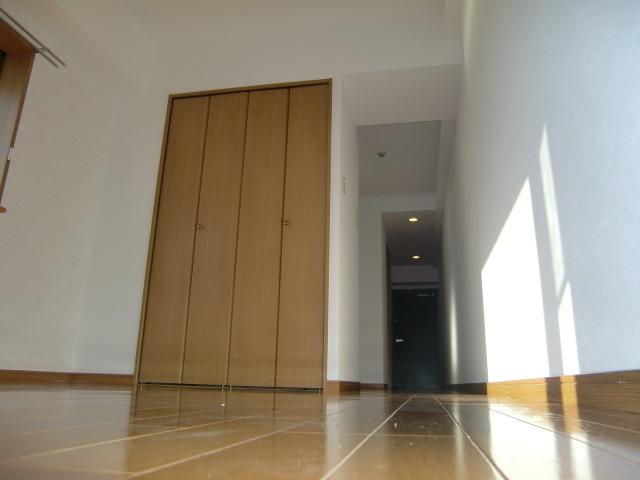 ワコーレエキサイド岡本の居間写真