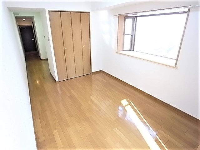 ワコーレエキサイド岡本の居間写真