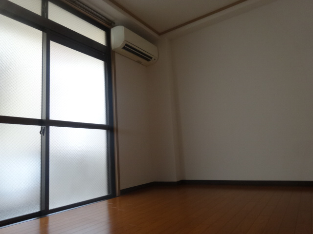 梅本マンションの居間写真