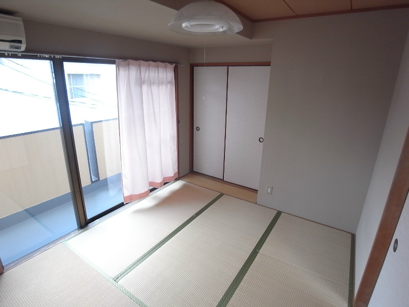 東芦屋マンションの居間写真