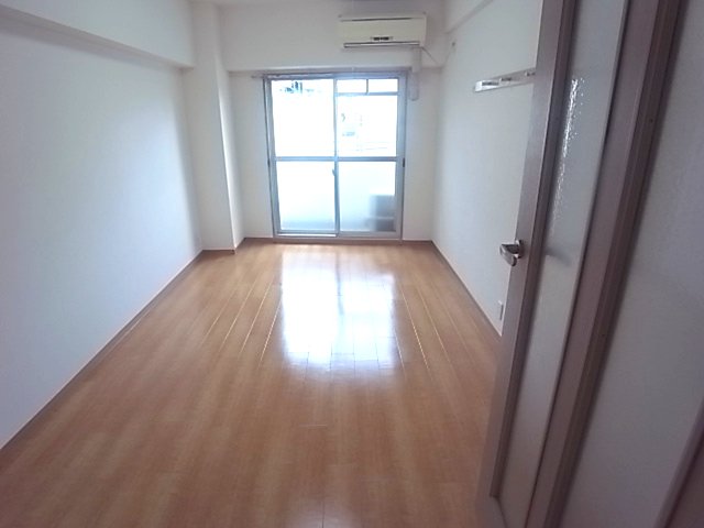 JUN中山手の居間写真